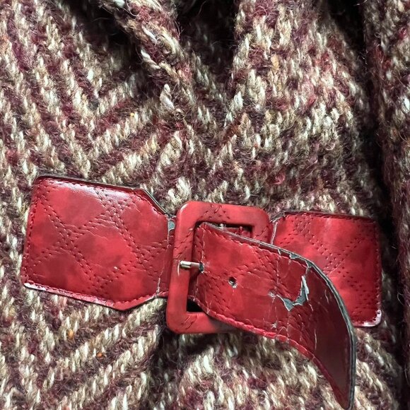 Brown And Red Vintage Romance Herringbone wool with faux fur collar and belt - Picture 3 of 3